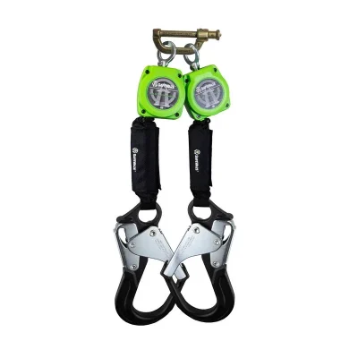 Bloque retráctil doble con gancho de escalera SAFEWAZE Latitude-P 019-5059 de 1.8 m