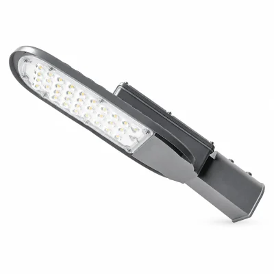 Luminaria LED de área 50W y 70W LEDVANCE Arealight